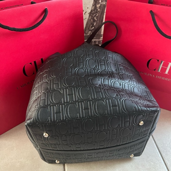 Authentic Carolina Herrera medium Handbad - Picture 8 of 14